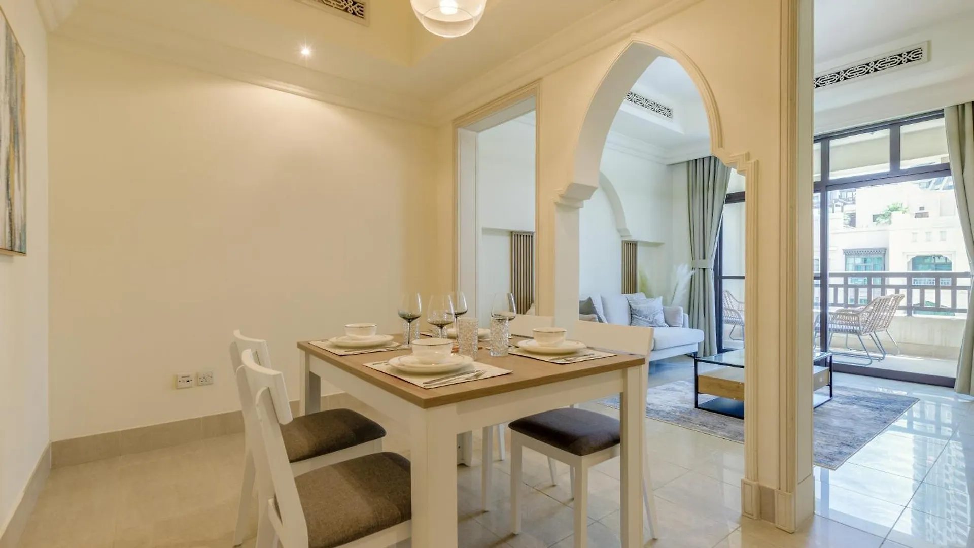 Al Tajer Residence, Oldtown - 1Br Apartment - Allsopp & Allsopp Dubai United Arab Emirates